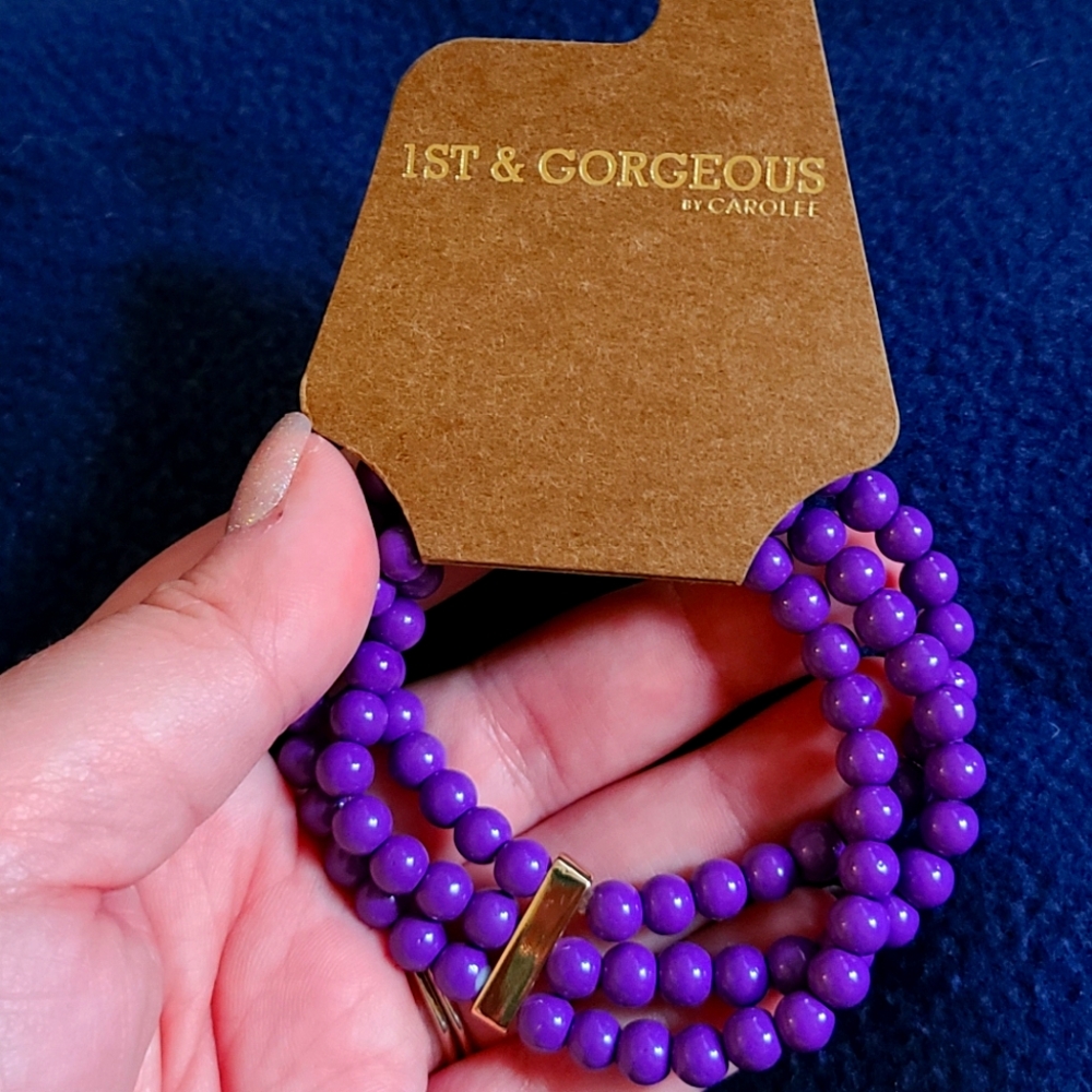 Purple beaded stretchy bracelet